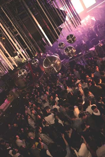 46 223 Hector Romero Cult Inaugurazione Divinae Follie